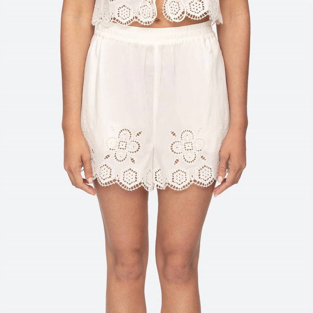 NEW SEA babette eyelet pull-on shorts in white